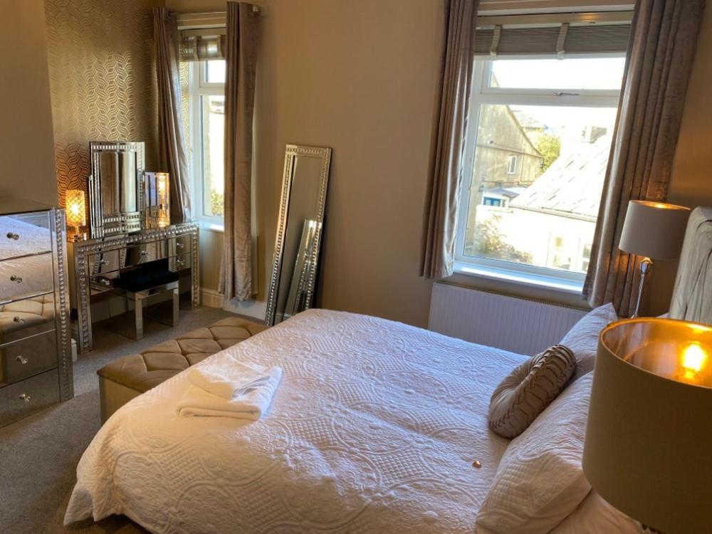 Honeybee Cottage, With A Log Fire & A Hot Tub. Bradford  Exterior photo